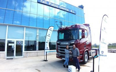 Entrega de esta cabeza tractora Scania R20N 500